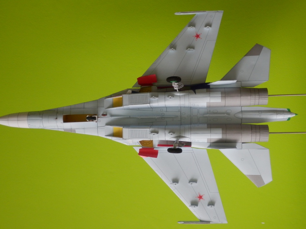 Su-27S (Plná velikost v novém okně) Su-27S