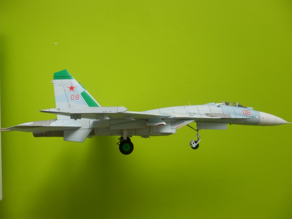Su-27S (Plná velikost v novém okně) Su-27S