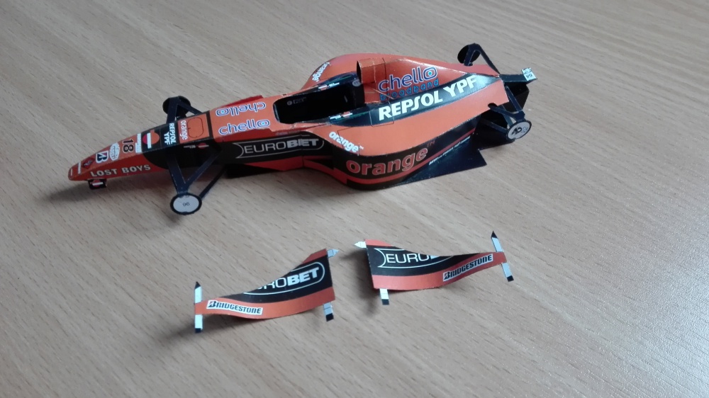 Arrows A21 - 2000 - Pedro de la Rosa (spole�n� model)