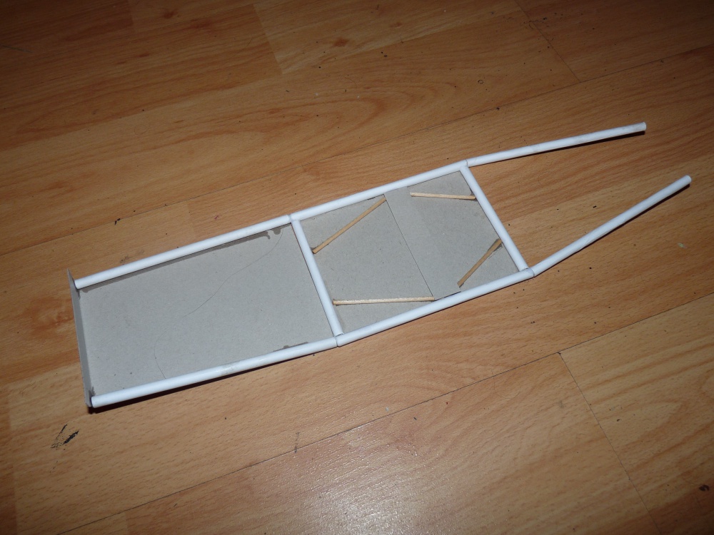 322044
