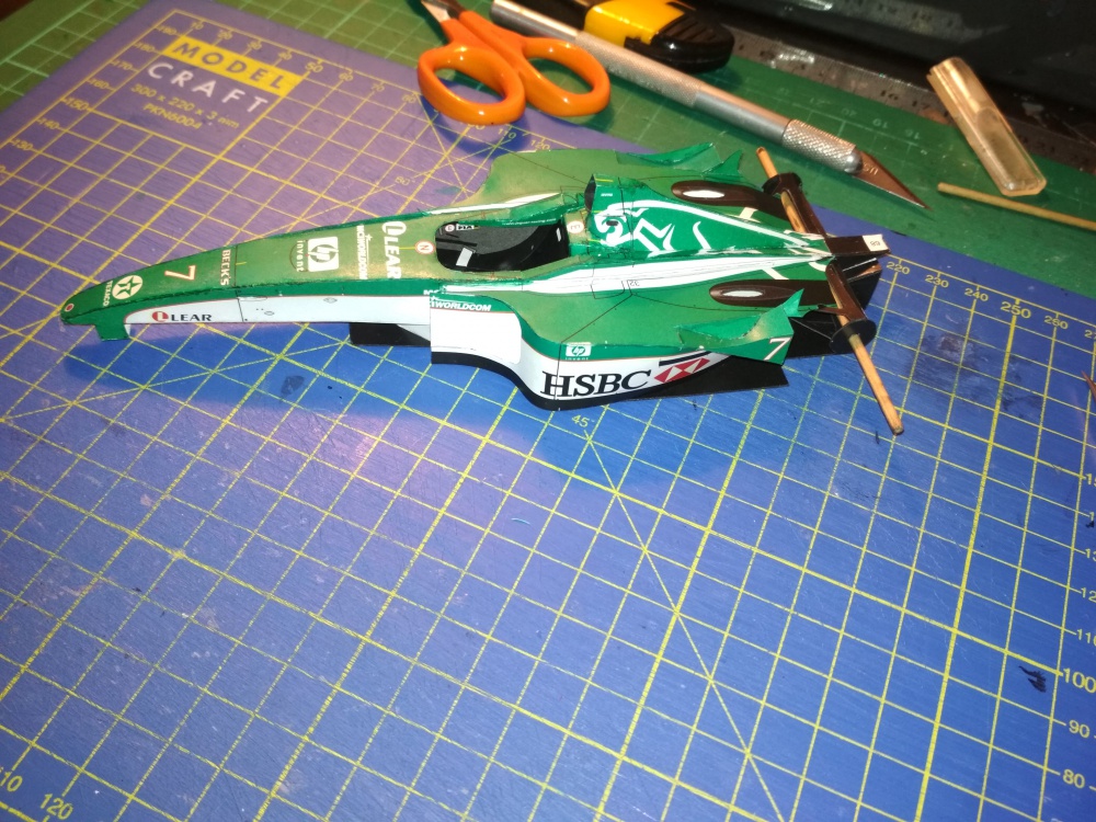 Jaguar R1 spolo�n� model sez�na 2000