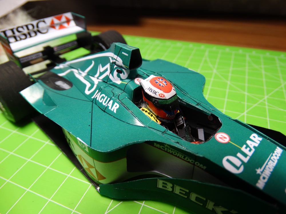 Jaguar R1 2000 (Plná velikost v novém okně) Jaguar R1 2000