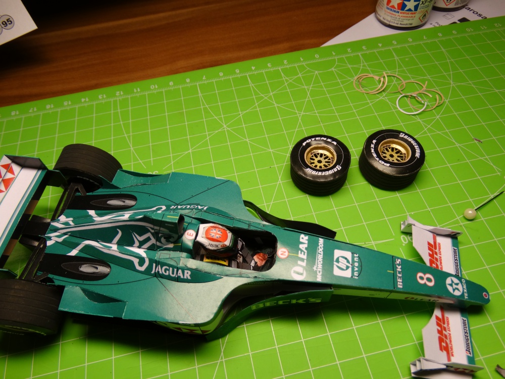 Jaguar R1 2000 (Plná velikost v novém okně) Jaguar R1 2000