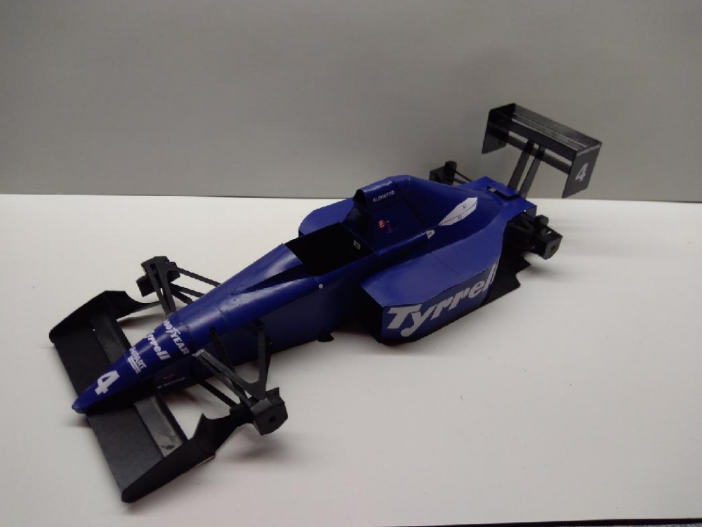 Tyrrell 018, 1989, M. Alboreto, Mexiko (Plná velikost v novém okně) Tyrrell 018, 1989, M. Alboreto, Mexiko