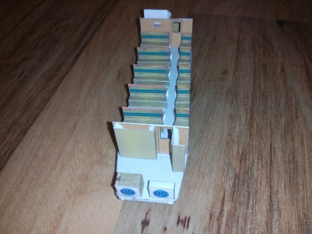 323909