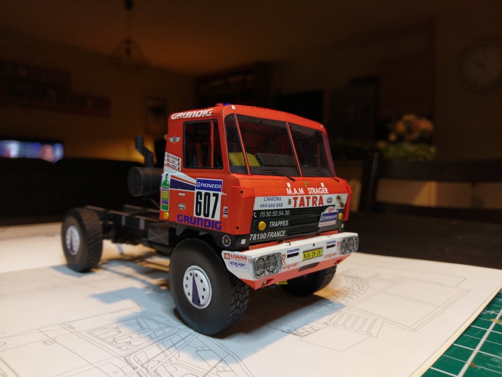 Tatra 815 VD 10 300 4x4.1 Dakar 1988 (Plná velikost v novém okně) Tatra 815 VD 10 300 4x4.1 Dakar 1988