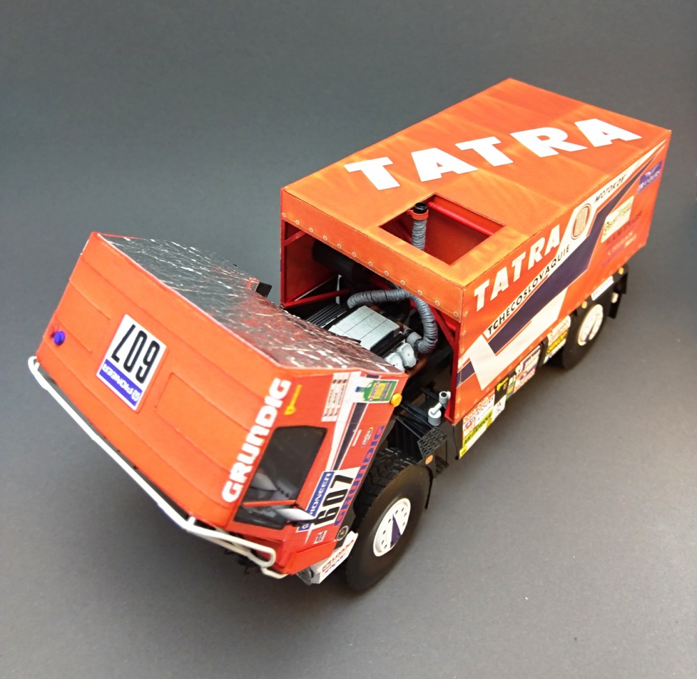 Tatra 815 VD 10 300 4x4.1 Dakar 1988 (Plná velikost v novém okně) Tatra 815 VD 10 300 4x4.1 Dakar 1988