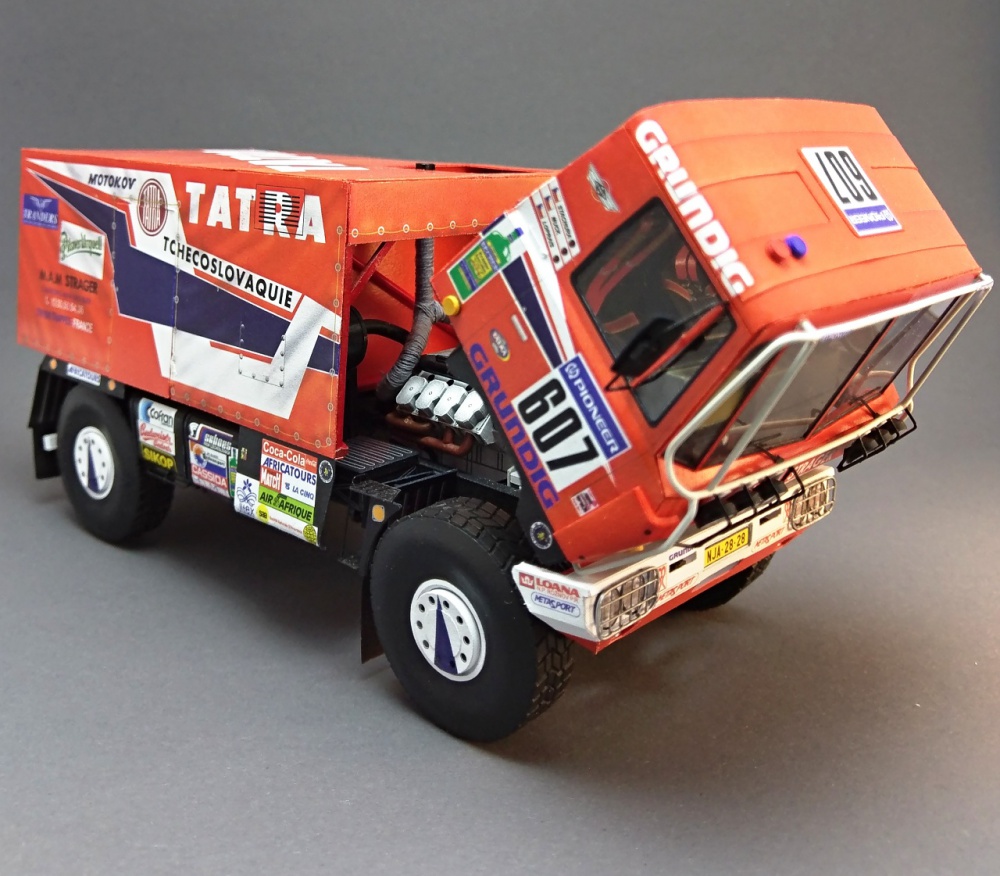 Tatra 815 VD 10 300 4x4.1 Dakar 1988 (Plná velikost v novém okně) Tatra 815 VD 10 300 4x4.1 Dakar 1988
