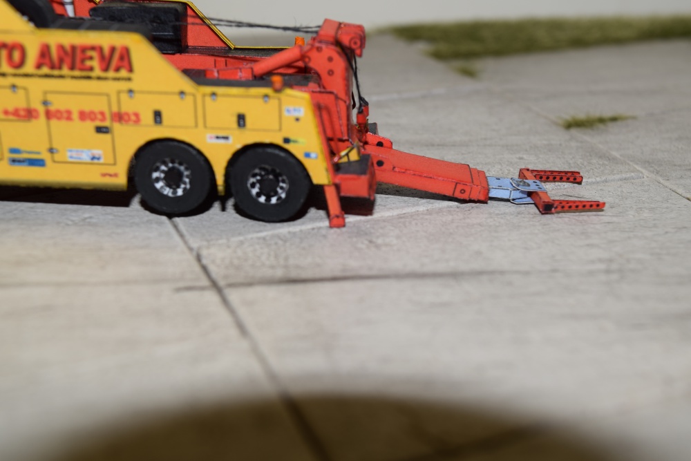 324485