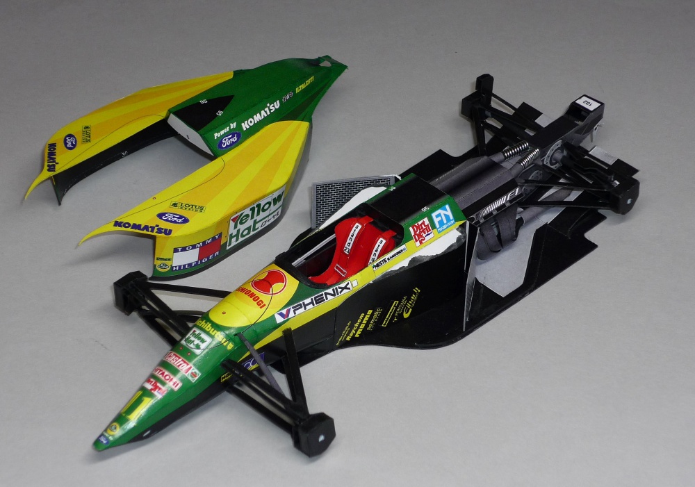 Lotus 107 - Mika Häkkinen - GP Japonska 92 (Plná velikost v novém okně) Lotus 107 - Mika Häkkinen - GP Japonska 92