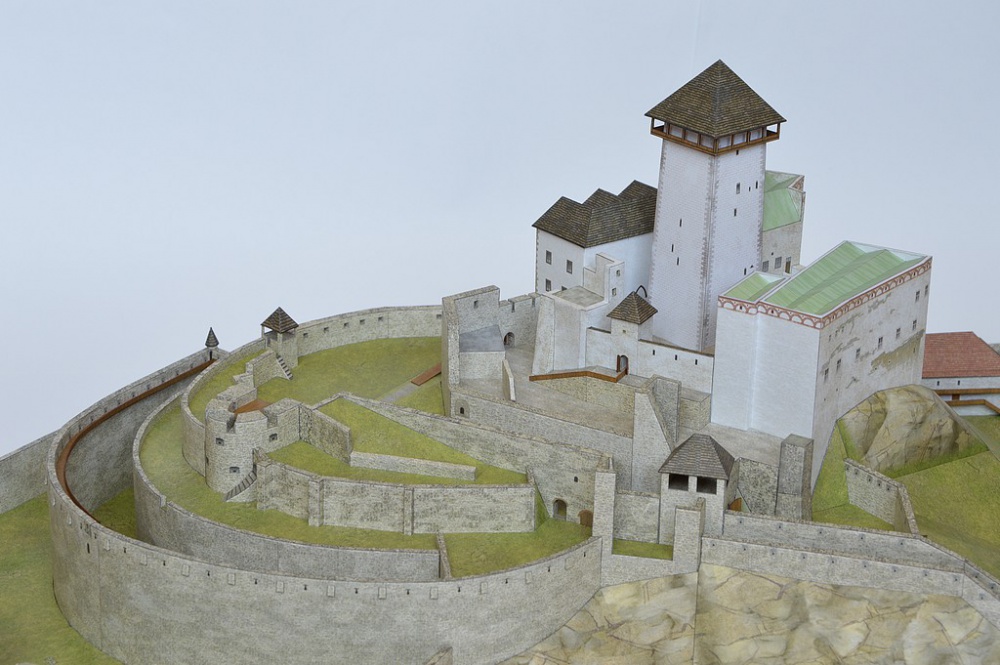Trenčiansky hrad (Plná velikost v novém okně) Trenčiansky hrad