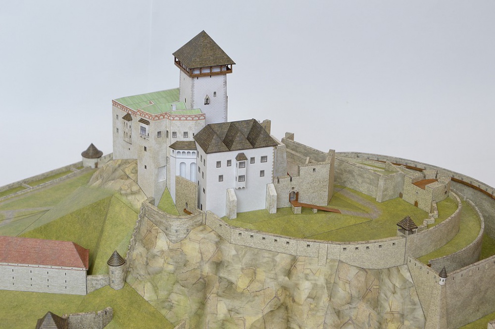 Trenčiansky hrad (Plná velikost v novém okně) Trenčiansky hrad