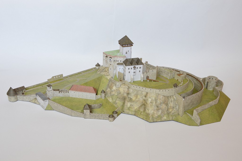 Trenčiansky hrad (Plná velikost v novém okně) Trenčiansky hrad