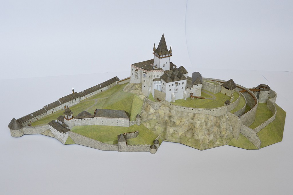 Trenčiansky hrad (Plnďż˝ velikost v novďż˝m oknďż˝) Trenčiansky hrad