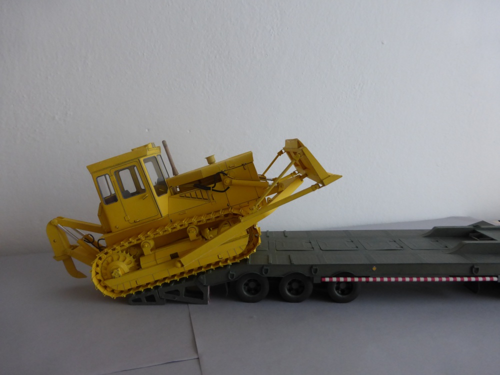 325792