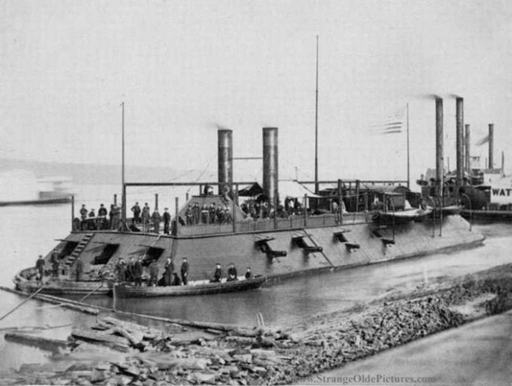USS CAIRO (Plná velikost v novém okně) USS CAIRO