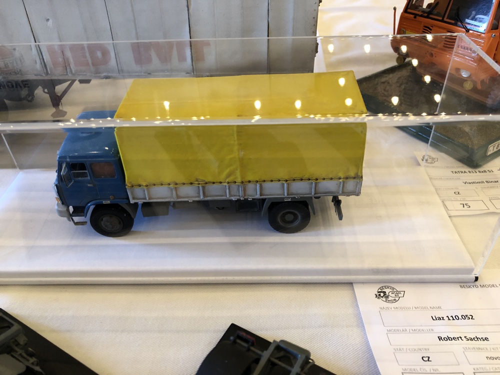 329520