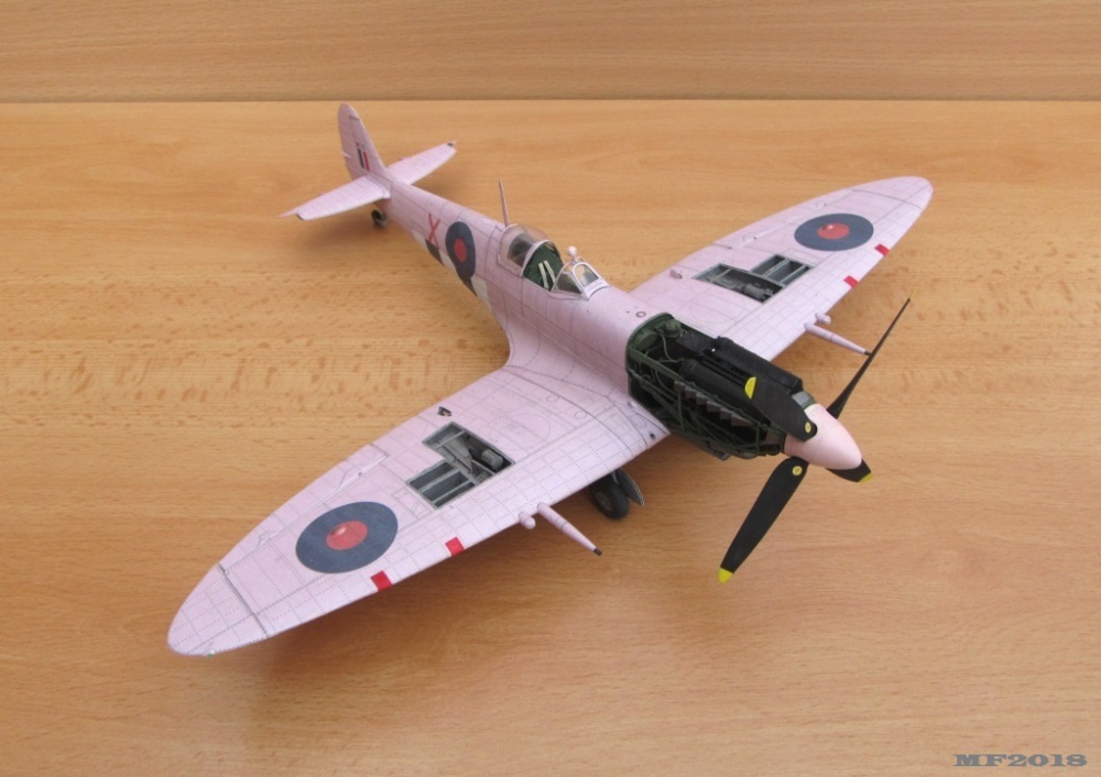 Supermarine Spitfire FR Mk IX (Plná velikost v novém okně) Supermarine Spitfire FR Mk IX