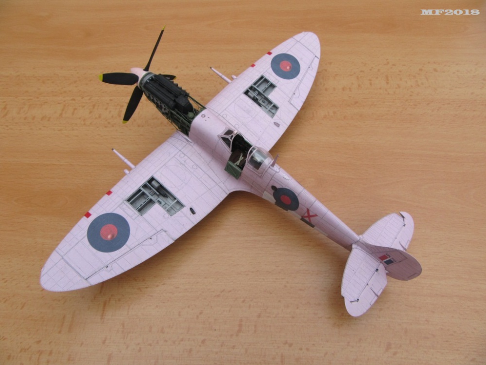 Supermarine Spitfire FR Mk IX (Plná velikost v novém okně) Supermarine Spitfire FR Mk IX