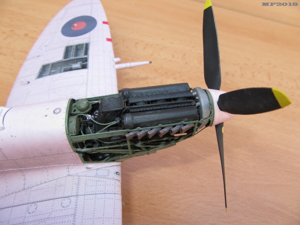 Supermarine Spitfire FR Mk IX (Plná velikost v novém okně) Supermarine Spitfire FR Mk IX