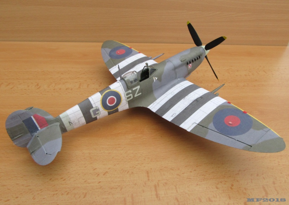 Supermarine Spitfire LF Mk IX (Plná velikost v novém okně) Supermarine Spitfire LF Mk IX