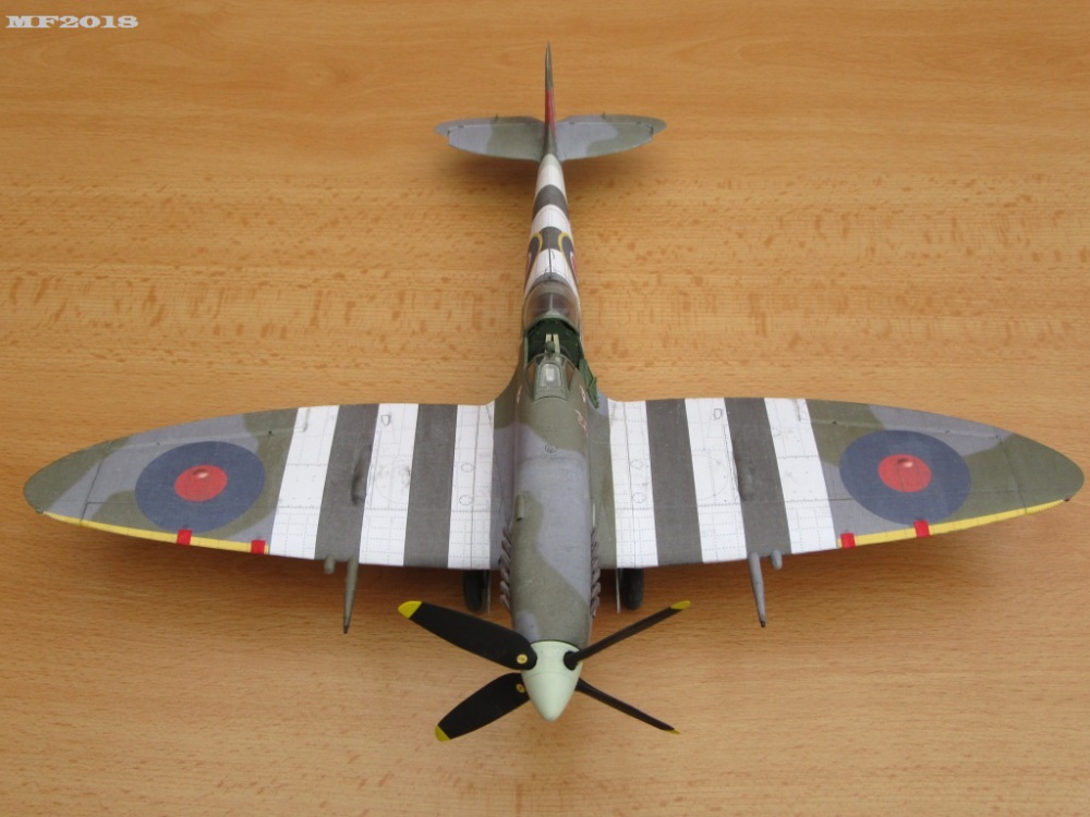 Supermarine Spitfire LF Mk IX (Plná velikost v novém okně) Supermarine Spitfire LF Mk IX