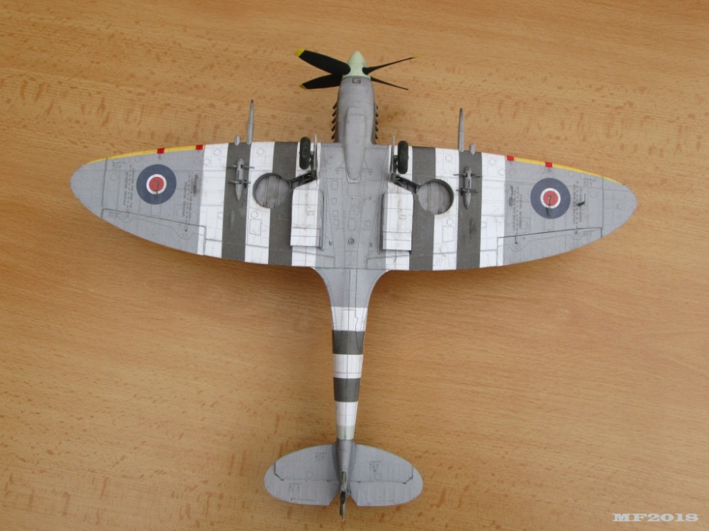 Supermarine Spitfire LF Mk IX (Plná velikost v novém okně) Supermarine Spitfire LF Mk IX