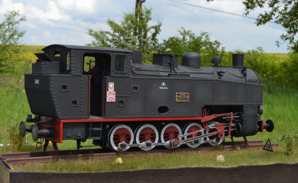 347854
