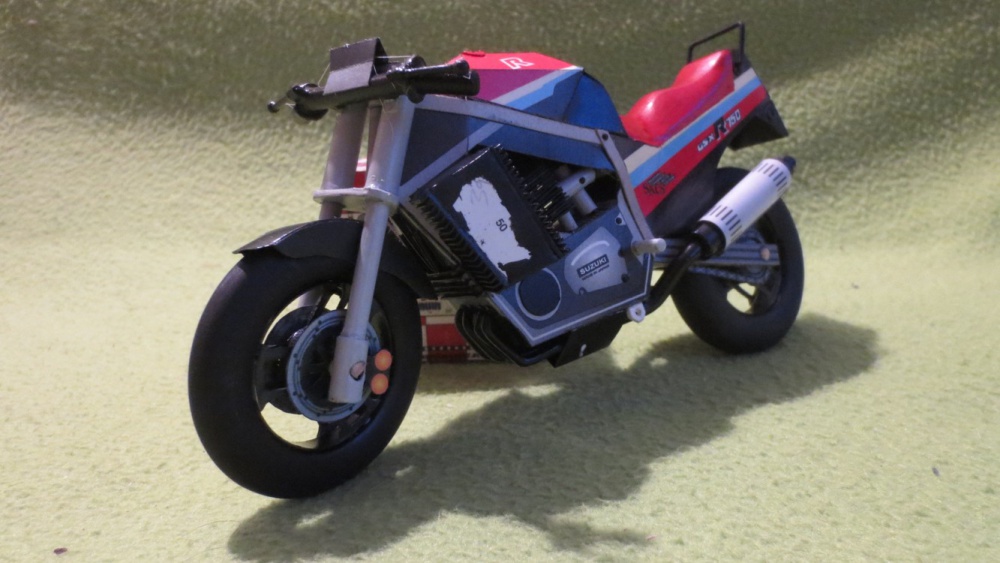 Suzuki GSX R750 (Plná velikost v novém okně) Suzuki GSX R750