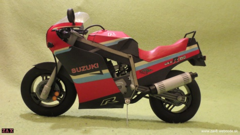 Suzuki GSX R750