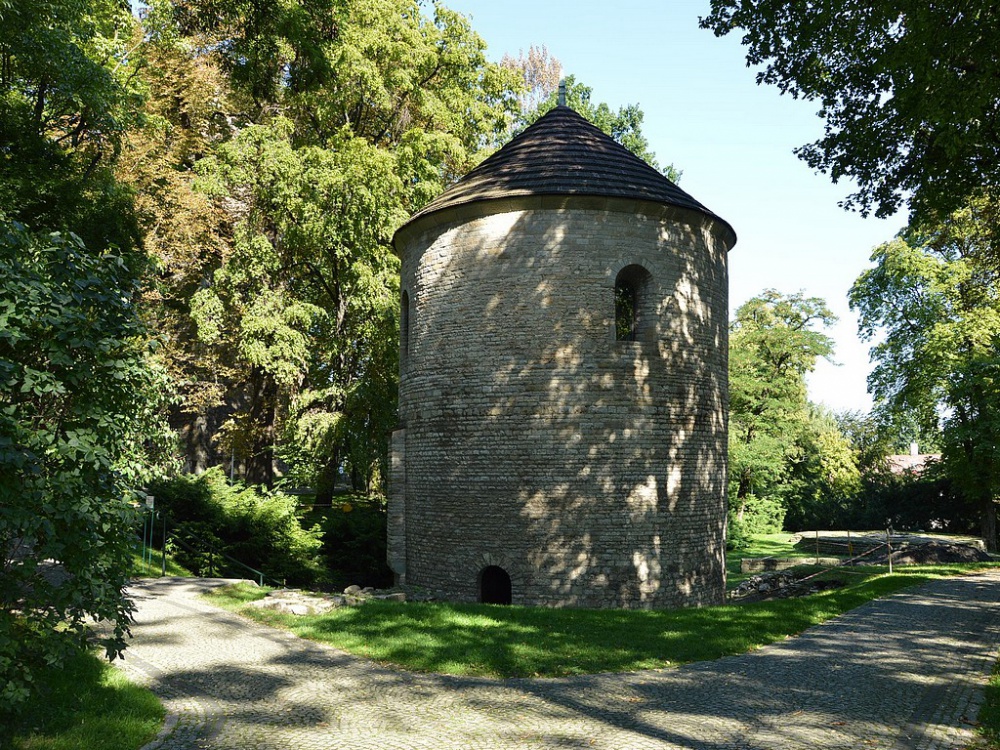Rotunda sv. Mikuláša a sv. Václava, Cieszyn (Plná velikost v novém okně) Rotunda sv. Mikuláša a sv. Václava, Cieszyn