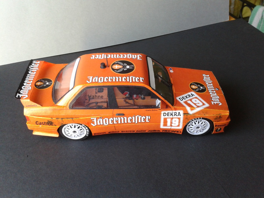 BMW M3 E30 (Plná velikost v novém okně) BMW M3 E30