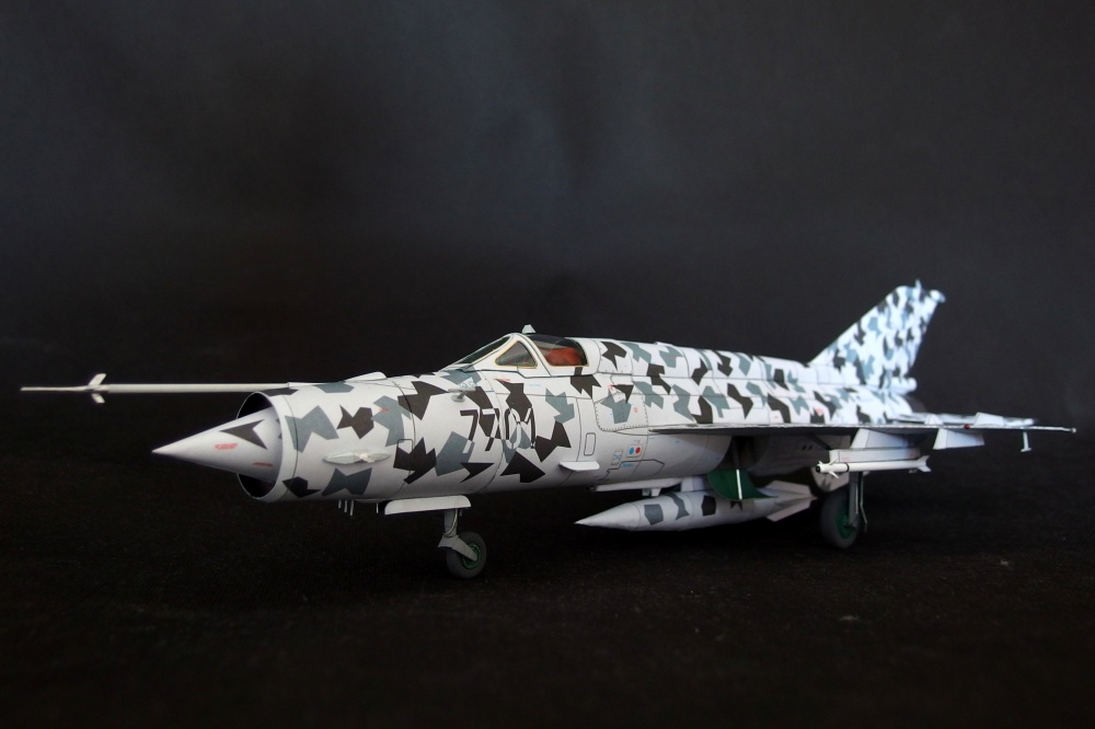 MiG-21 MF (Plná velikost v novém okně) MiG-21 MF