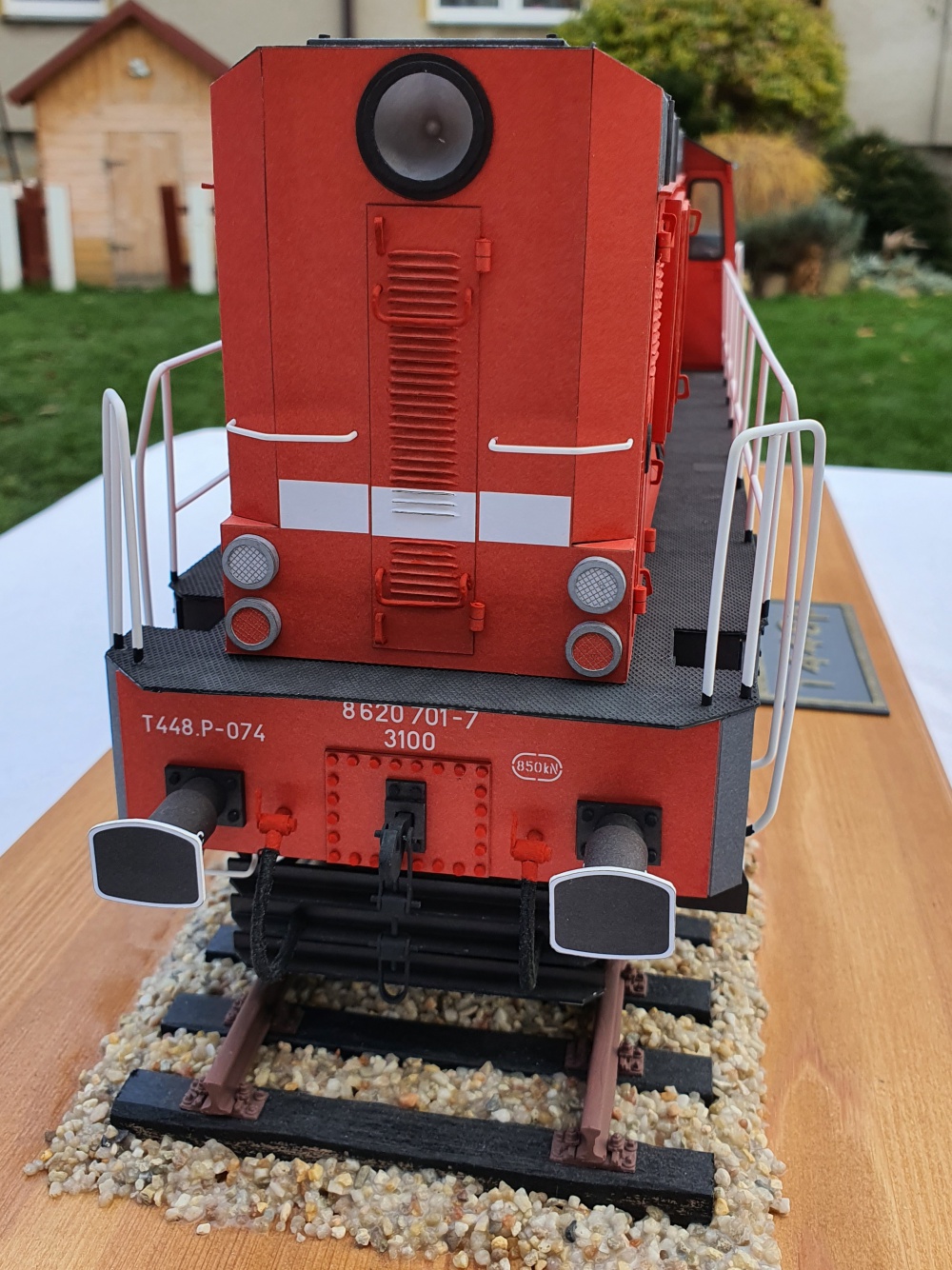 374273