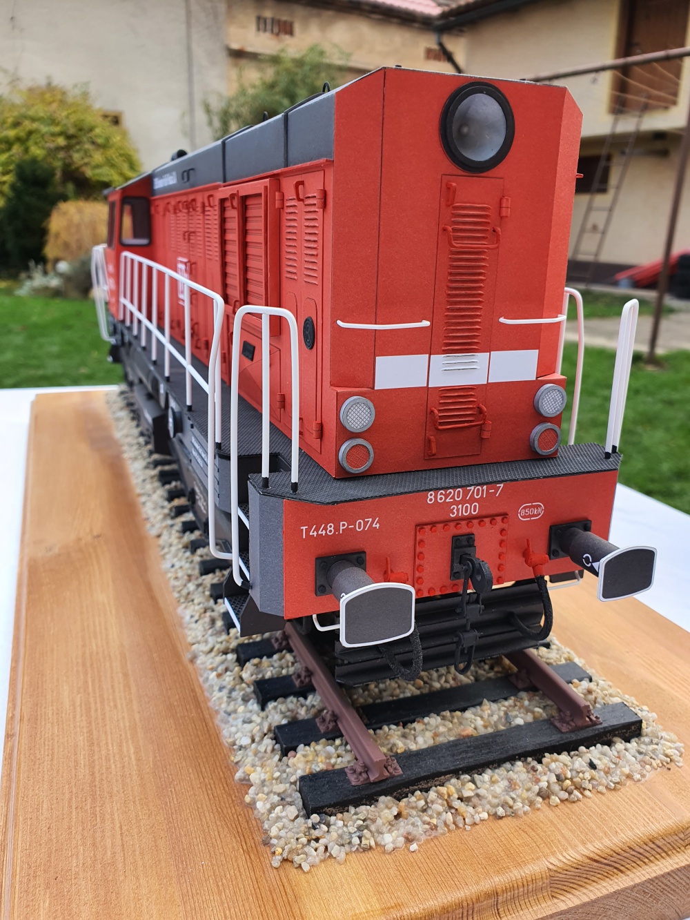 374274