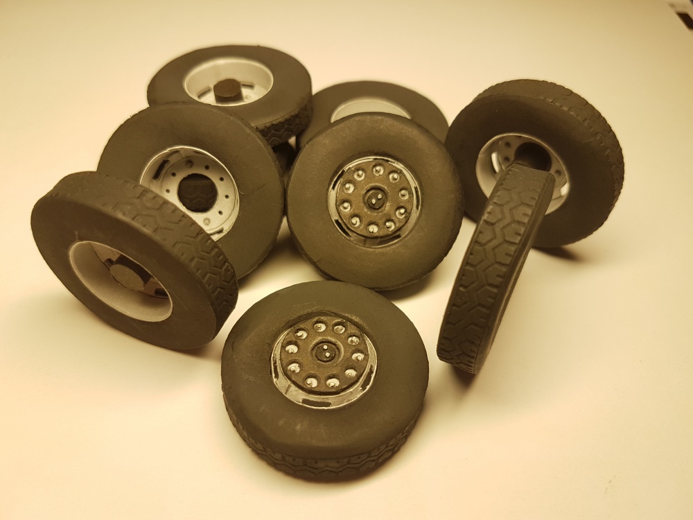 334104
