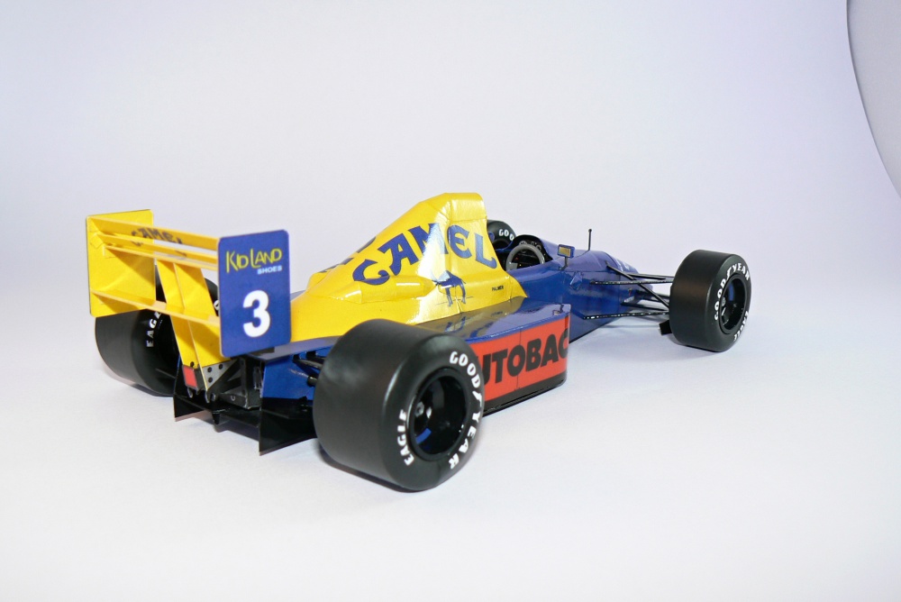 TYRRELL 018, Jonathan Palmer- GP Japan 1989 (Plná velikost v novém okně) TYRRELL 018, Jonathan Palmer- GP Japan 1989