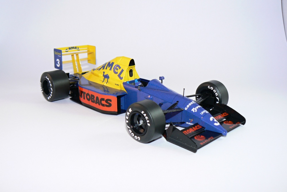 TYRRELL 018, Jonathan Palmer- GP Japan 1989 (Plná velikost v novém okně) TYRRELL 018, Jonathan Palmer- GP Japan 1989