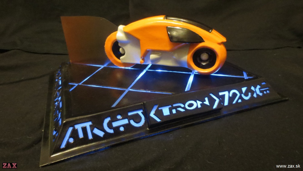 TRON (Plná velikost v novém okně) TRON