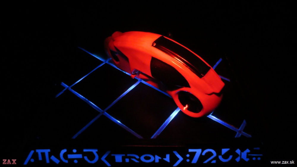TRON (Pln� velikost v nov�m okn�) TRON