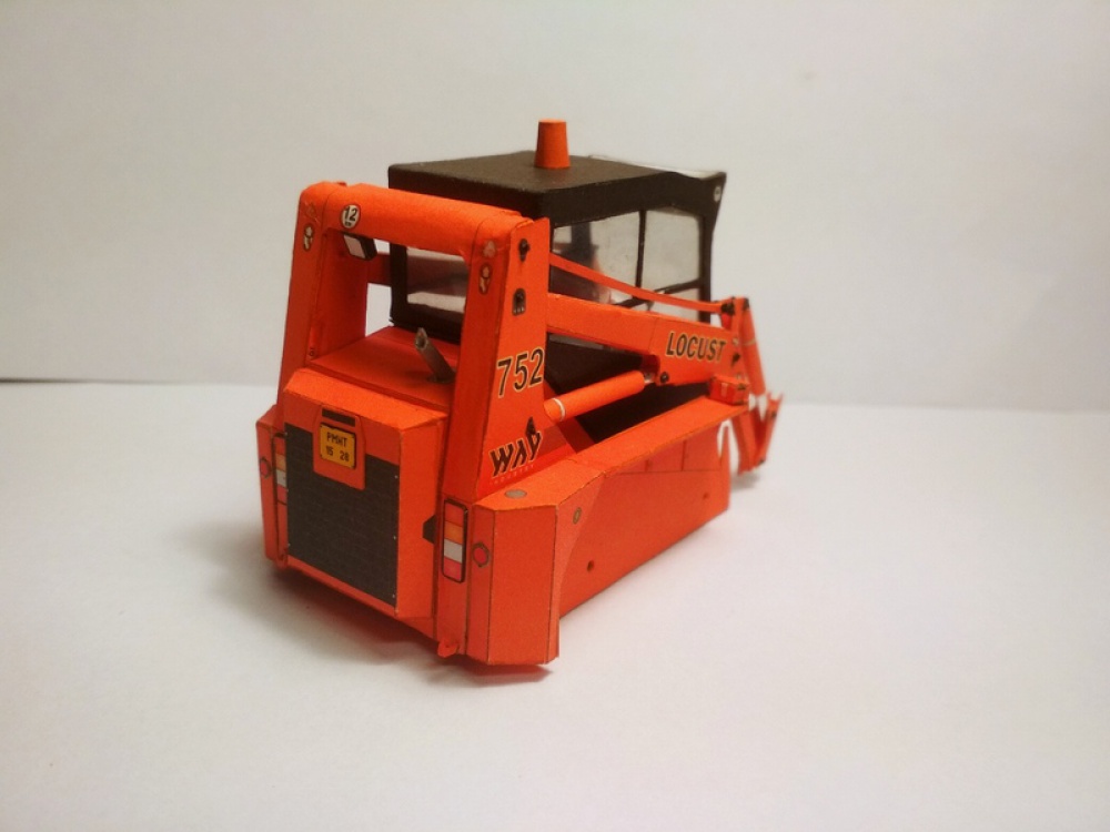 Locust L 752 (Plná velikost v novém okně) Locust L 752
