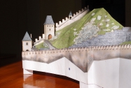 Vstupn� br�na