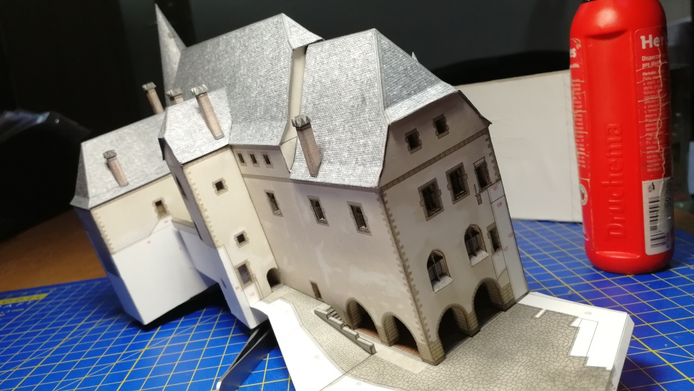 Hrad Karlštejn (Plná velikost v novém okně) Hrad Karlštejn