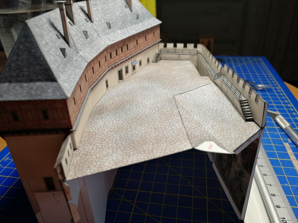 Hrad Karlštejn (Plná velikost v novém okně) Hrad Karlštejn