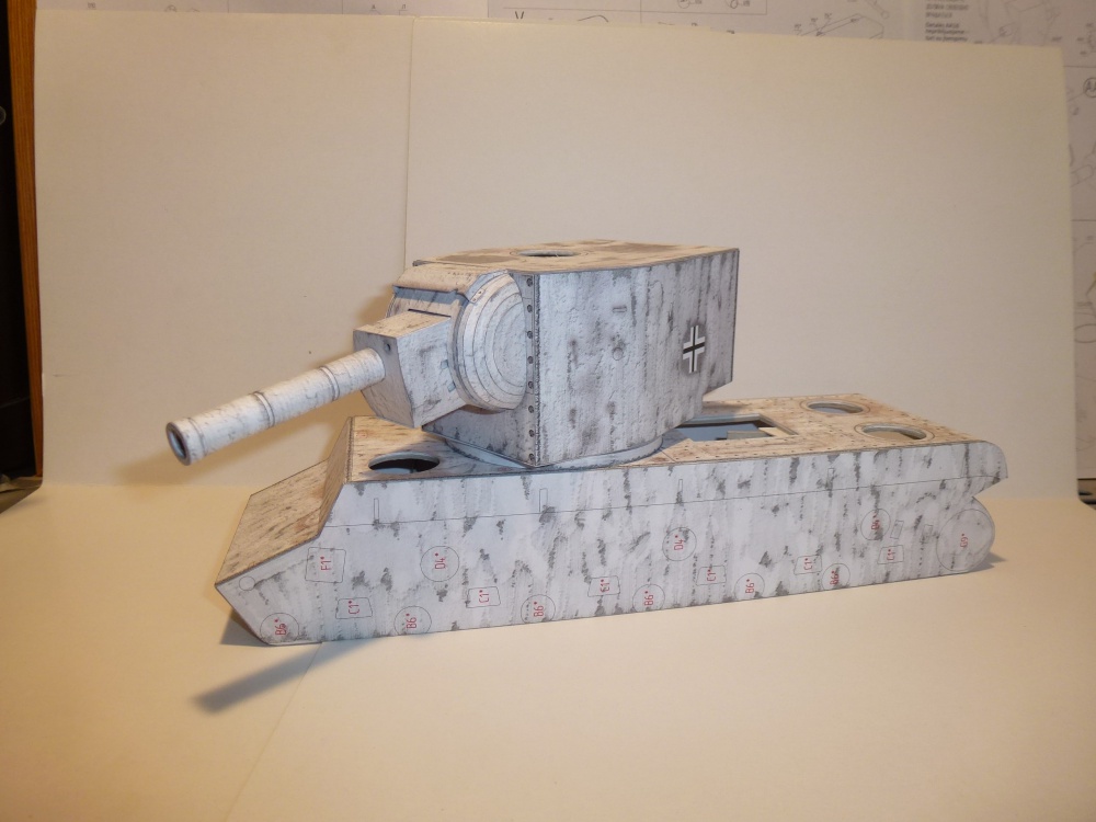 Pz. Kpfw. KV-2 754 (r) (Plná velikost v novém okně) Pz. Kpfw. KV-2 754 (r)