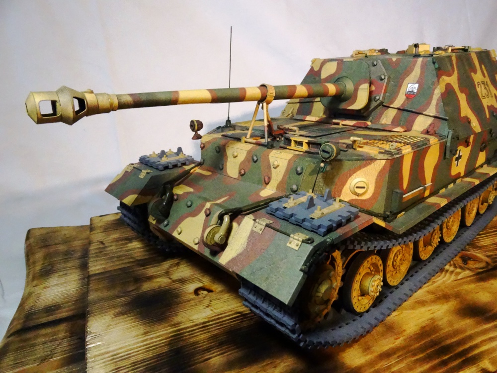 Sd.Kfz.184 Ferdinand (Plná velikost v novém okně) Sd.Kfz.184 Ferdinand