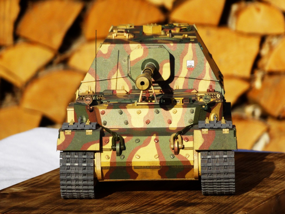 Sd.Kfz.184 Ferdinand (Plná velikost v novém okně) Sd.Kfz.184 Ferdinand