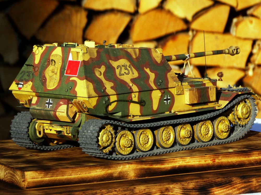 Sd.Kfz.184 Ferdinand (Plná velikost v novém okně) Sd.Kfz.184 Ferdinand