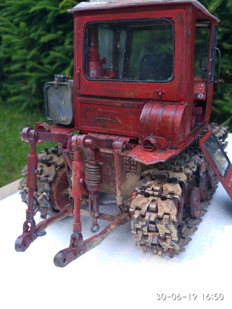 DT 75 DT 75