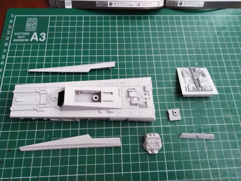 Bandai Star Wars 1/72 Perfect Grade Millennium Falcon Bandai Star Wars 1/72 Perfect Grade Millennium Falcon